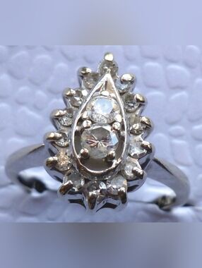 Vintage 14K White Gold & Diamond Pear Shaped Cluster Ring Size 5